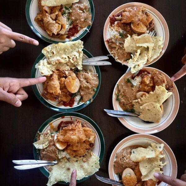 Selamat pagi, selamat makan pagi di Kota Fashion Carnaval, Jember Jawa Timur. Ja...