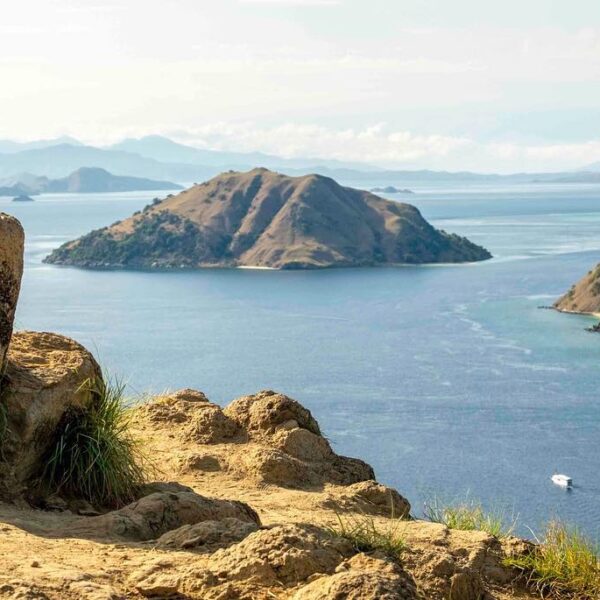 Selamat pagi wahai pesona. Pemandangan nan indah melihat gugusan pulau-pulau di ...