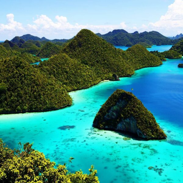 Siapa yang tak senang melihat alam Indonesia yang Indah. Mari lestarikan keindah...