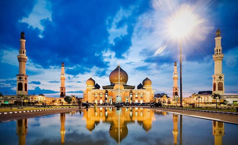 Sobat Pesona tidak perlu jauh-jauh ke India bila ingin melihat Taj Mahal lho!  I...