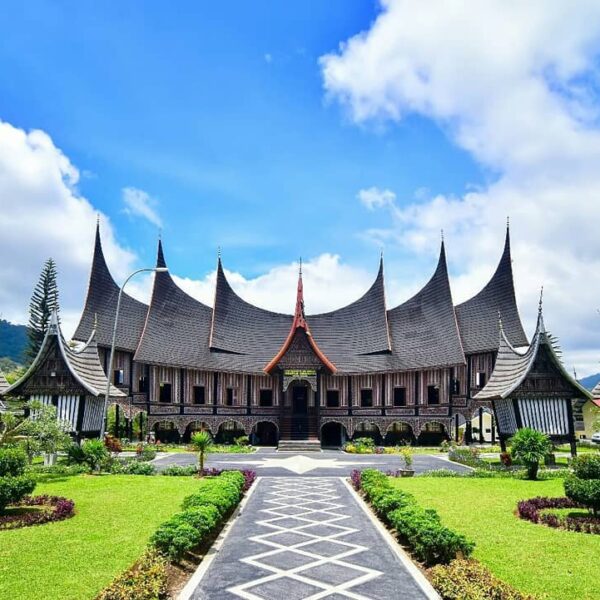 Sudah pernah dengar cerita dongeng ‘Malin Kundang’? Kalau sudah, seharusnya kali...