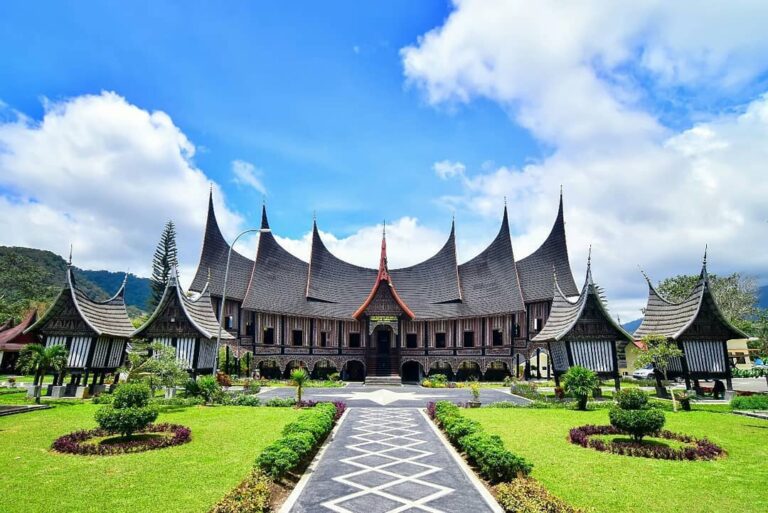Sudah pernah dengar cerita dongeng ‘Malin Kundang’? Kalau sudah, seharusnya kali...