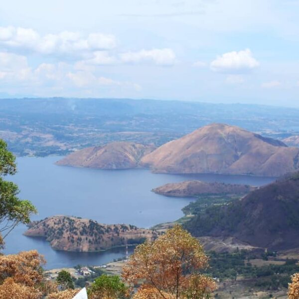 Sudah pernah ke Danau Toba? Spot yang paling menarik disana menurut kalian apa s...