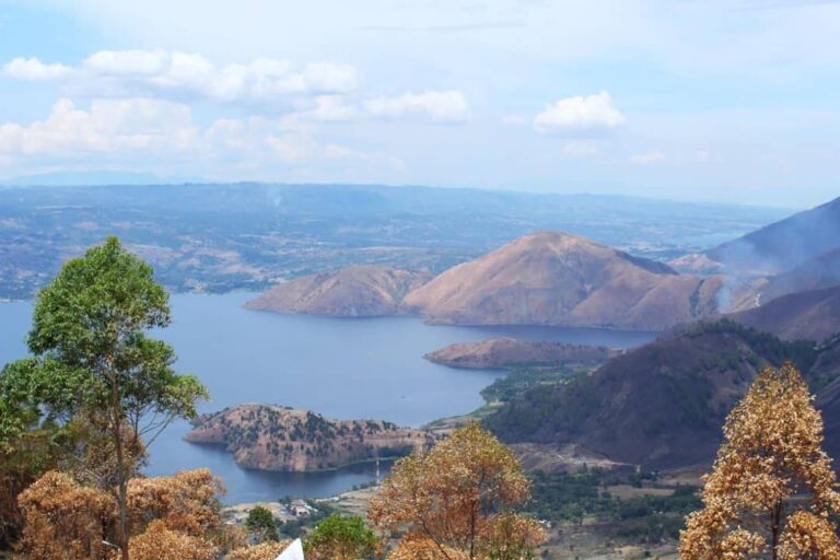 Sudah pernah ke Danau Toba? Spot yang paling menarik disana menurut kalian apa s...
