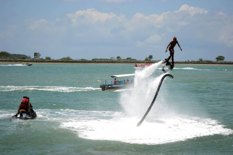 Tanjung Benoa, salah satu favorit para pecinta water sports di Bali. Olahraga ai...