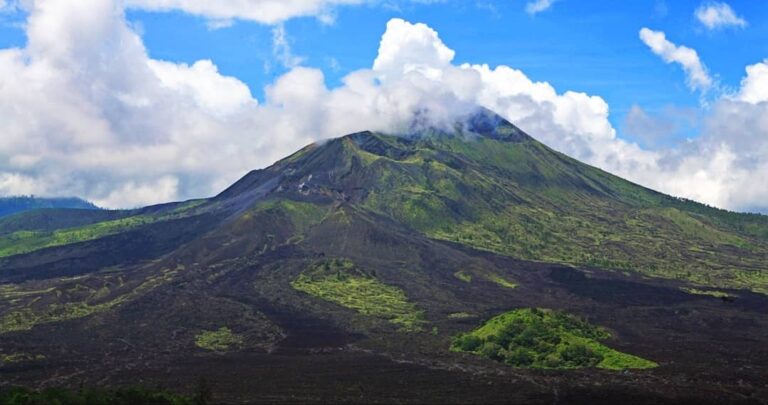 Walaupun Bali terkenal dengan keindahan pantai-pantainya, siapa sangka Bali tern...