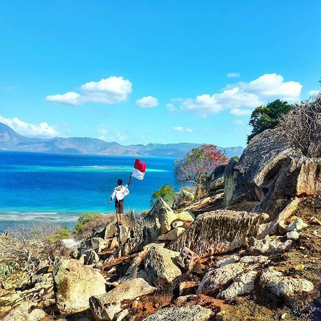 #explorebima Photo today by  taken at Around Bajo Pulo Beach 
#exploreindonesia ...