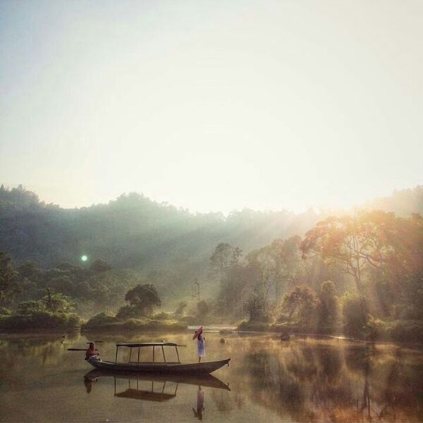 #exploresukabumi a little throwback to a great shot by  taken at Situ Gunung, #k...