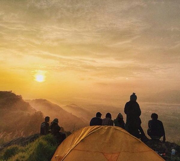#exploresukabumi morning scene by  taken at Bukit Karang Numpang, #cisaat...