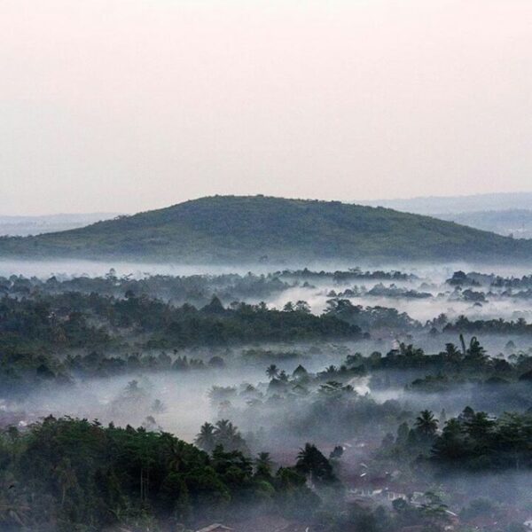 #exploresukabumi today's featured photograph is taken by  at Bukit Karang Numpan...