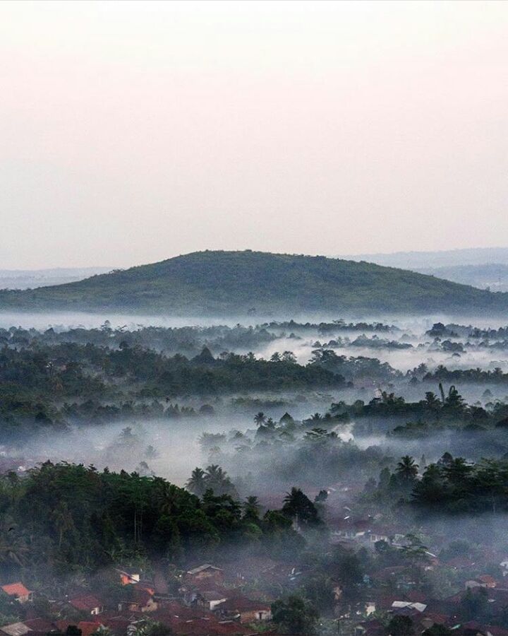 #exploresukabumi today's featured photograph is taken by  at Bukit Karang Numpan...