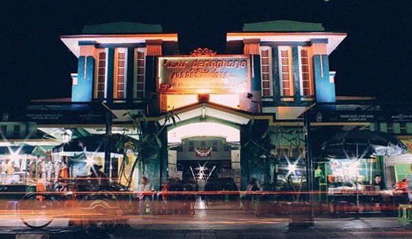 #explorejogja photo today by  taken at Pasar Beringharjo, Malioboro....