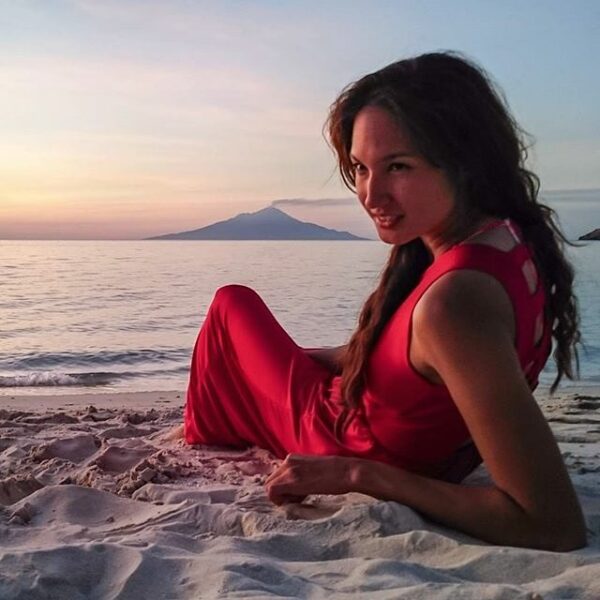 #explorebima Photo  by  taken at Sangeang Beach ( View Mt Sangeang Api )

#explo...