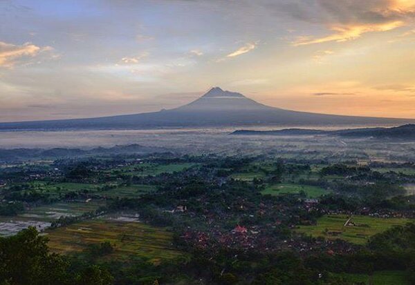 #explorejogja photo today by ardy_nugraha taken at Gardu Pandang Mangol Kencana,...