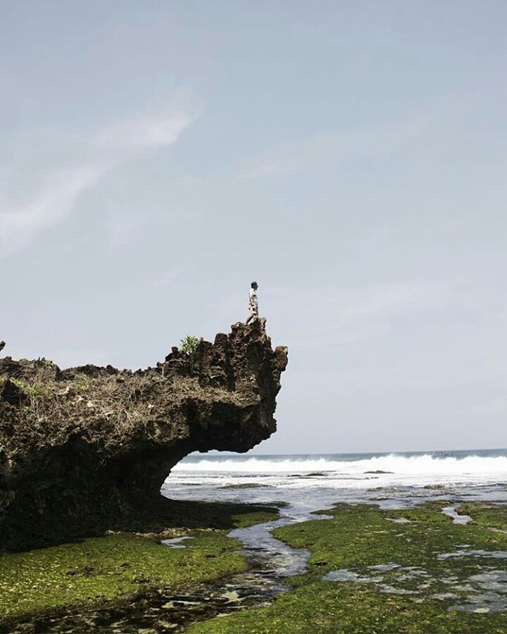 #exploresukabumi today's featured photo is taken by  at Pantai Ombak Tujuh, Ujun...