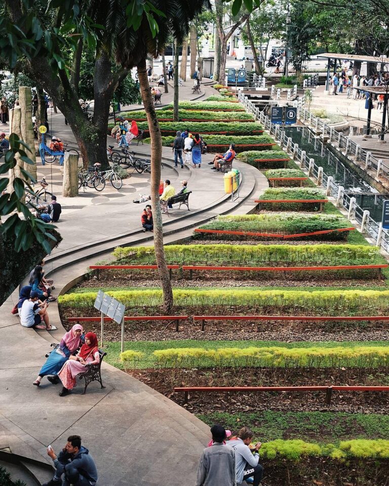Get yourself relax in the midst of hectic chores at Balai Kota Bandung. Captured...