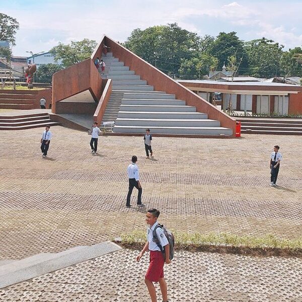 It’s not Bandung, if there’s not a space that can’t be turned into a cool one li...