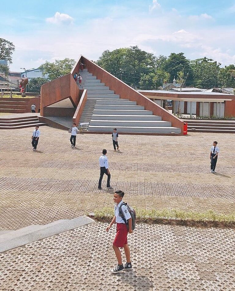 It’s not Bandung, if there’s not a space that can’t be turned into a cool one li...