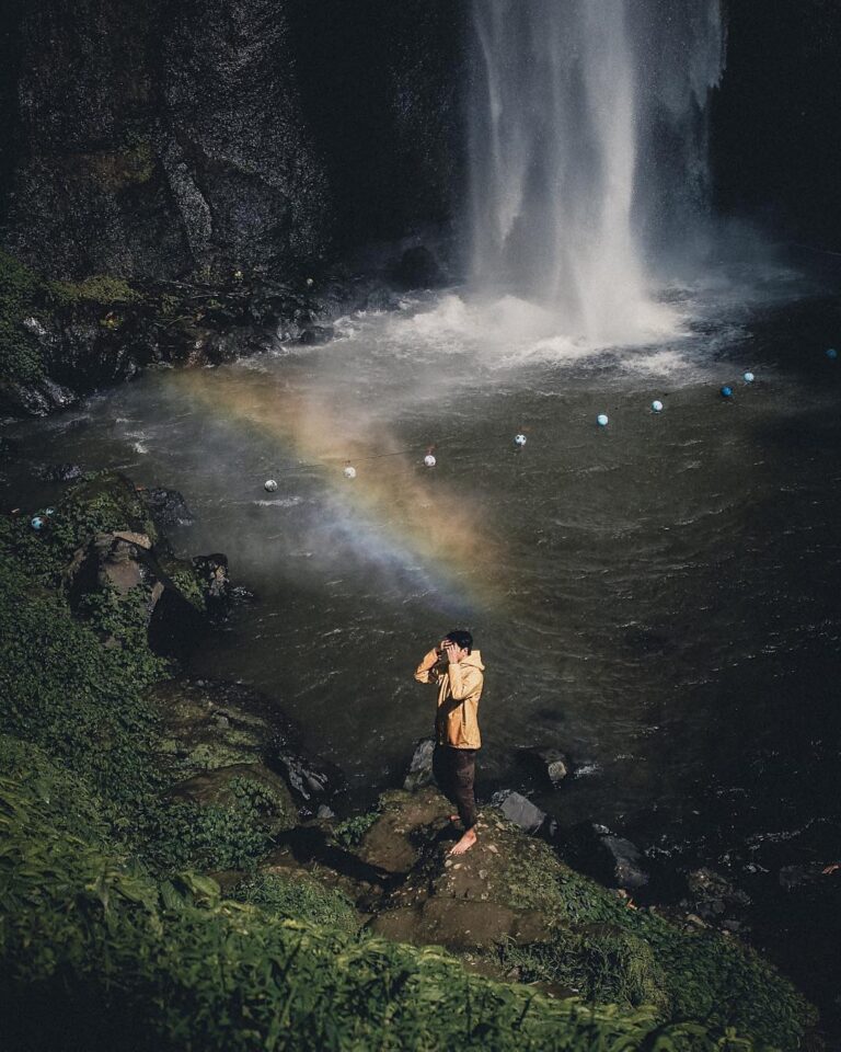 Legend said there's a pot of gold at the end of a rainbow. Looks like  has found...