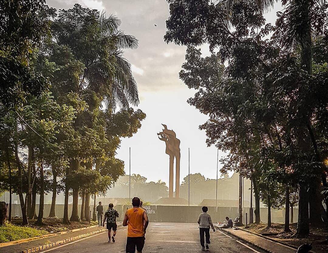 Morning run is the perfect way to start your day with a full energy. Taken by 
#...