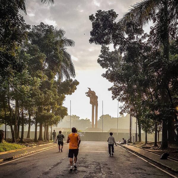Morning run is the perfect way to start your day with a full energy. Taken by 
#...