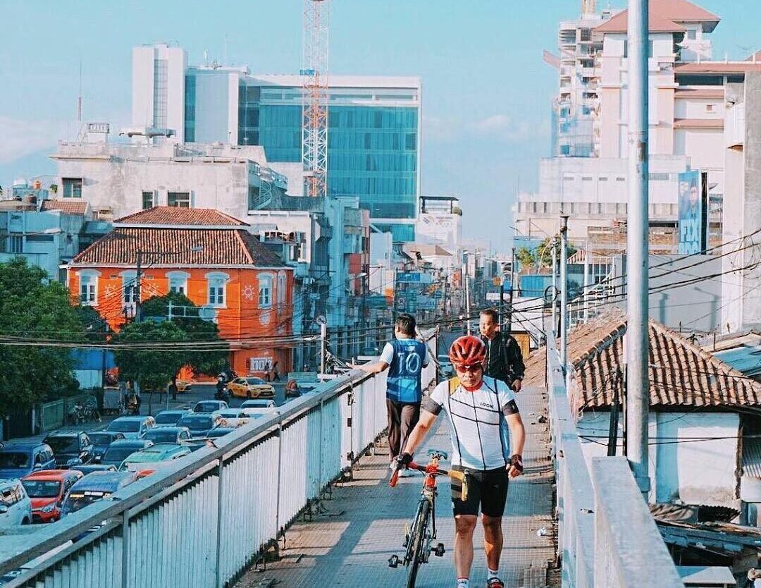 Take a break and enjoy your journey. Have you worked out today? Captured by  
#e...