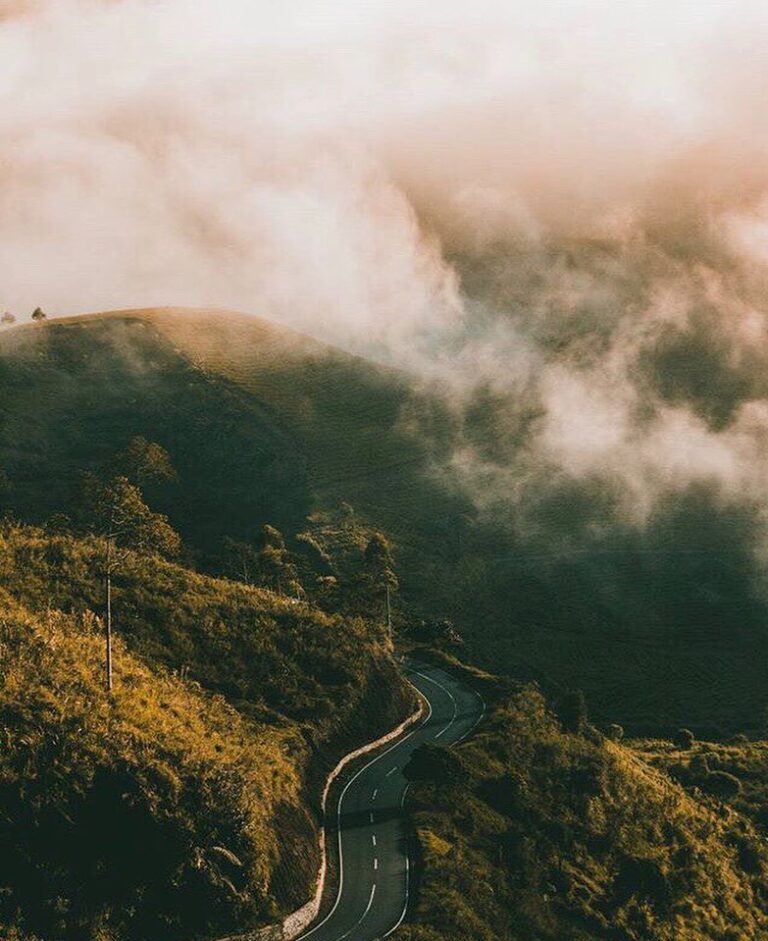Take a moment to enjoy the blessing of Mother Nature. Pangalengan captured by 
#...