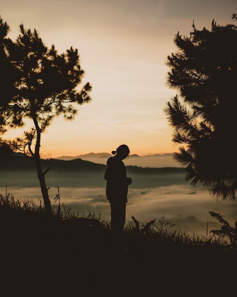 The sun lights the whole sky and of course, it's a blessing. Captured by  #explo...