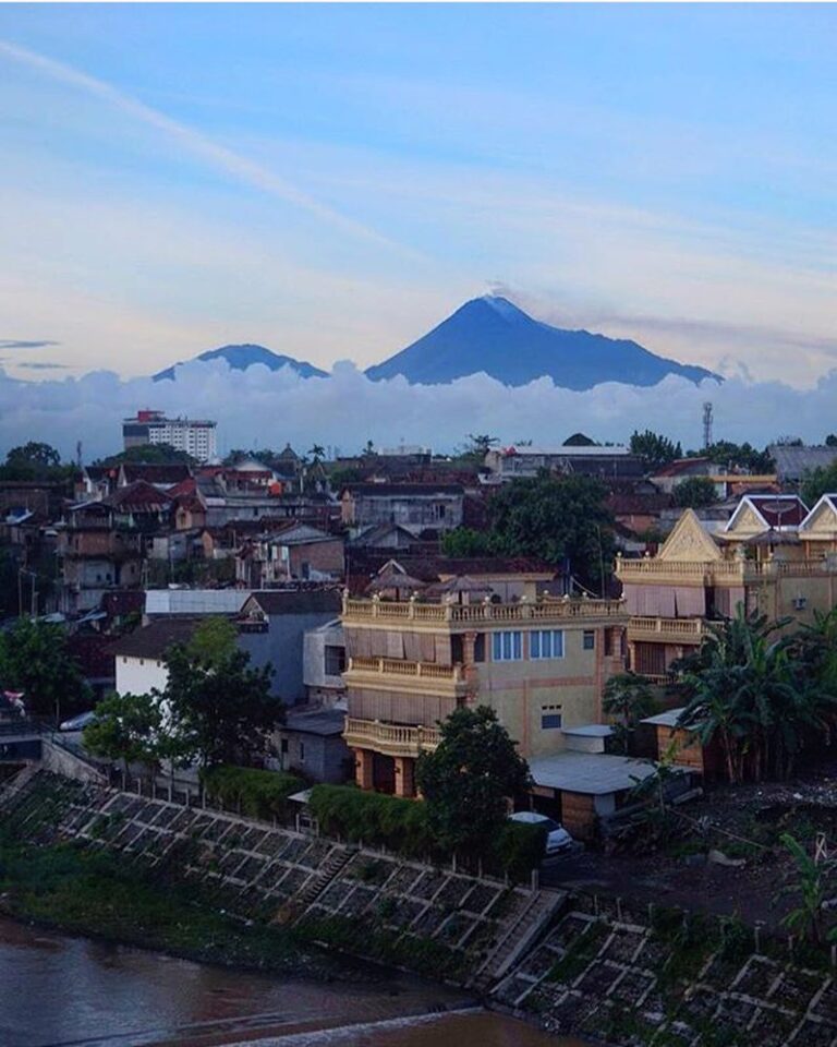 #explorejogja photo today by  taken at Jembatan Teknik UGM Yogyakarta....