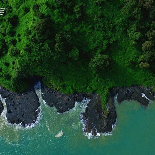An #exploresukabumi bird eye view of Pulau Kunti, #geoparkciletuhpalabuhanratu, ...