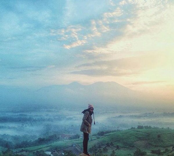 Another #exploresukabumi fog series photo by  taken at Bukit Karang Numpang, #Ci...