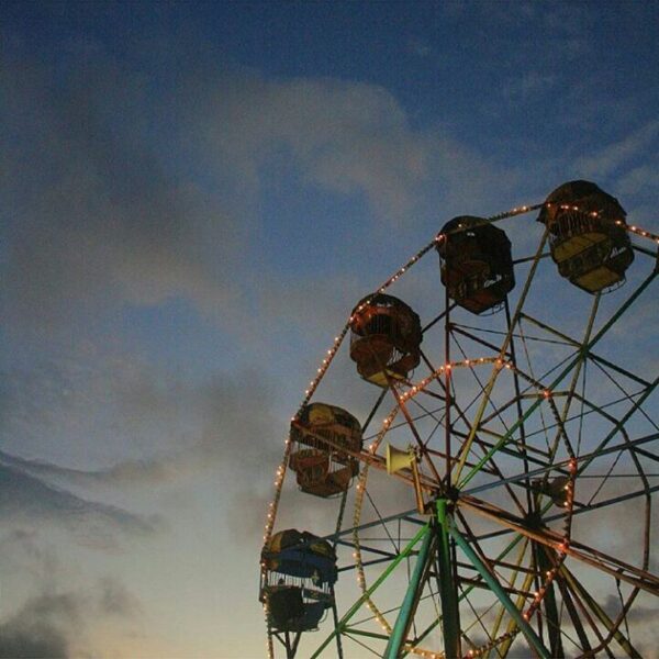Happy long weekend, peeps!
#exploresukabumi photograph by ...