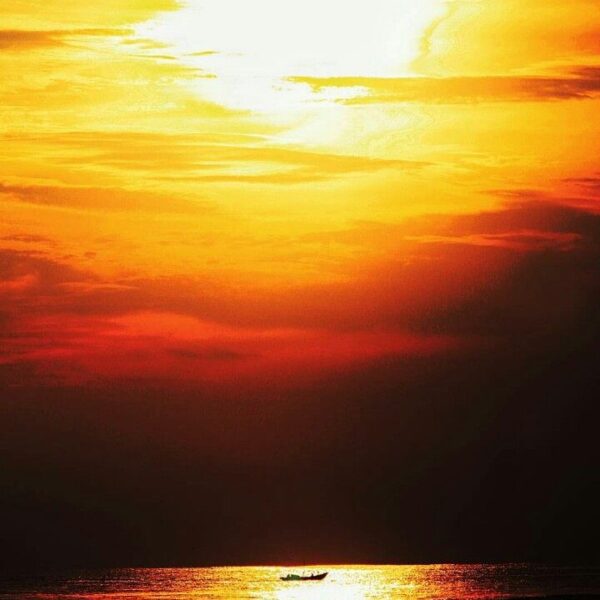 Simply dramatic!
#exploresukabumi sunset scene by ...