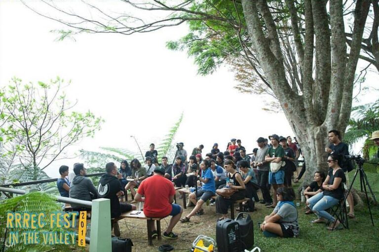 #es_events

Selain program musik, #rrrecfestinthevalley tahun ini juga mencakup ...