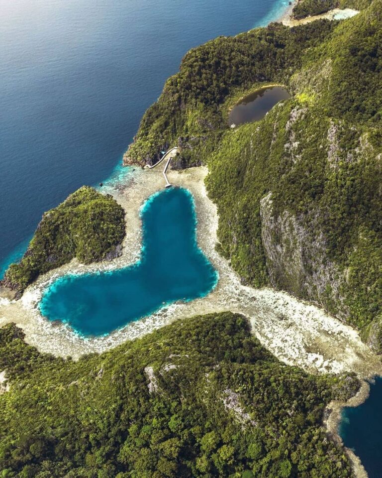 #ExplorePapua Photo today by  Taken at Raja Ampat, Papua, Indonesia | #wonderful...