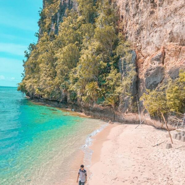 #explorebaubau photo today by  taken at pantai Lakadao, Buton Selatan....